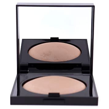 Laura Mercier Matte Radiance Baked Powder, Highlight 01 Laura Mercier Makeup, Mascara Application, Best Highlighter, Mally Beauty, Matte Skin, Too Faced Bronzer, Fair Skin Tone, Blush Highlighter, Brighten Skin Tone