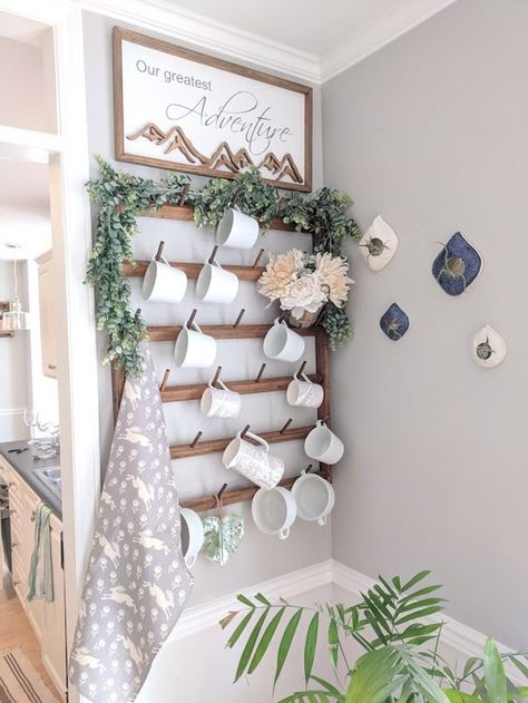 Wood Mug Rack for Wall Mug Collection Display Kitchen - Etsy Wall Of Mugs Display, Pegboard Mug Display, Coffee Rack Wall, Mug Hooks On Wall, Mug Stand Display, Mug Pegboard, Diy Wall Mug Rack, Diy Mug Holder Wall, Wall Mug Holder