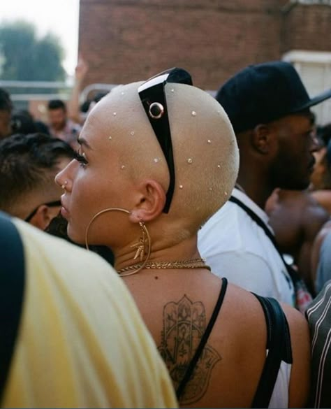 Carnival Hair, Shaved Head Designs, Buzzed Hair Women, Bald Head Women, Short Undercut, Short Shaved Hairstyles, Shaved Hair Designs, Shaved Head Women, Notting Hill Carnival