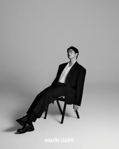 Vogue Poses, Male Portrait Poses, Marie Claire Korea, Men Fashion Photoshoot, Juun J, Male Models Poses, Studio Photography Poses, Portrait Photography Men, Photoshoot Studio