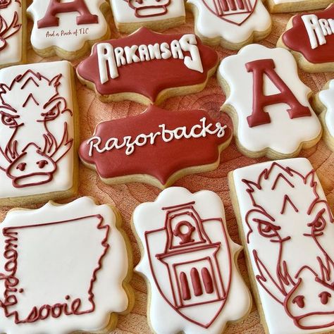 Razorback Graduation Party, Razorback Cookies Decorated, Arkansas Razorback Cookies, University Of Arkansas Cookies, University Of Arkansas Graduation Party, Razorback Cookies, Razorback Cake, Razorback Party, College Cookies