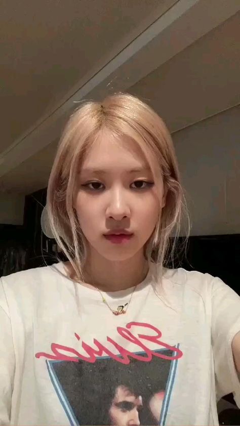 Rosé Ig Story, Rose Video, Rose And Rosie, Rose Blackpink, Rose Park, Kpop Girl Bands, Blackpink Video, Black Pink Dance Practice, Black Pink Songs