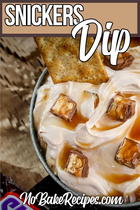 Snicker Dip Recipe, Snickers Dip For Apples, Twix Dip Recipe, Snickers Dip Recipe, Snickers Apple Dip, Sweet Dips For Parties, Snickers Dip, Dip For Potato Chips, Snickers Salad