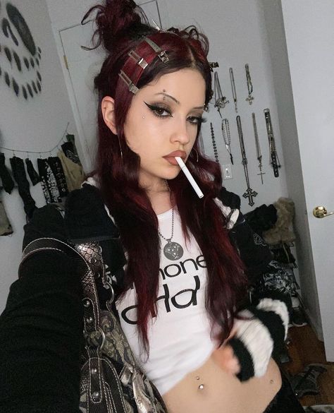 Mall Goth Hair, Goth Hair, Hair Magazine, Hair Advice, Hair Stylies, Alternative Hair, Mall Goth, Everyday Hairstyles, Hair Inspo Color