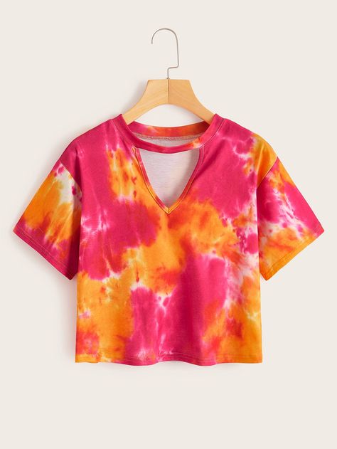 Tie Dye V-cut Neck Tee | SHEIN Tie Dye Shirts Patterns, Tie Dye Patterns Diy, Cut Up Shirts, Diy Tie Dye Shirts, Tie Dye Crafts, Tie Dye Fashion, How To Tie Dye, Diy Vetement, Tie Dye Diy