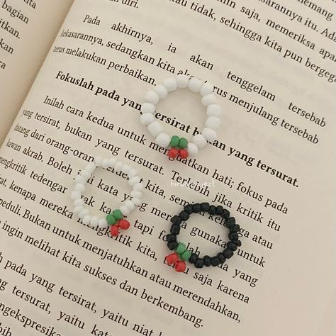 Big Bead Jewelry, Cincin Manik Manik, Cincin Beads, Cincin Manik Aesthetic, Bio Aesthetic, Cute Simple, Diy Pearl Necklace, Handmade Bead Jewellery, Small Bead Bracelet