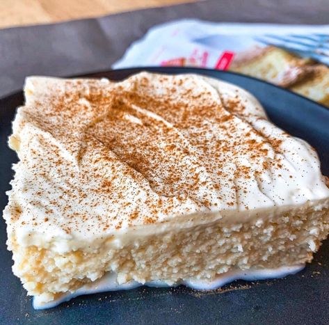 Tres Leches Cake Keto Tres Leches Cake, Keto Condensed Milk, 3 Leches Cake, Atkins Desserts, Cake Bars Recipe, Sugar Free Treats, How To Make Frosting, Tres Leches Cake, Cake Bars