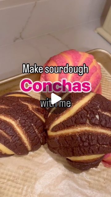 Heather Woodland on Instagram: "Make SOURDOUGH CONCHAS with me! ❤️ This was SO. MUCH. FUN. and I absolutely LOVE how they turned out. I continue to be amazed at all the ways sourdough can be used! Remember, sourdough is a process, not a flavor. 🚫 They are not sour at all…they are soft, slightly sweet and fluffy. That crunchy cookie topping is #chefskiss💋 I made this recipe up on the fly, using my cinnamon roll dough as a rough guide. This was a 2 day process, but I might make a few tweaks to speed the process up a bit. . . . . . .  #sourdough #homemadesourdough #sourdoughbaking #sourdoughrecipe #homemadebread #bakedfromscratch #selfreliance #breadbaking #sourdoughteacher #sourdoughforbeginners" Sourdough Discard Conchas, Sourdough Conchas Recipe, Mexican Sourdough Recipes, Sourdough Conchas, Conchas Recipe, Micro Bakery, Cinnamon Roll Dough, Cookie Toppings, Sourdough Baking