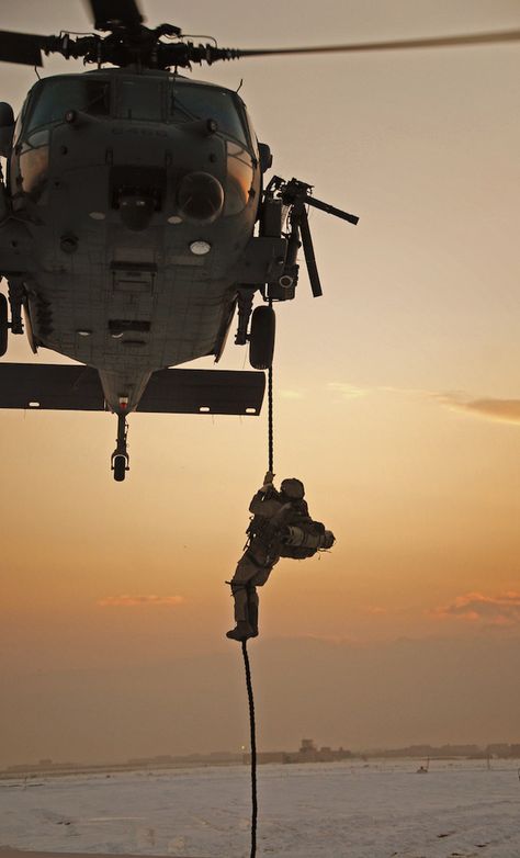 Fast Roping from an H-60 Military Wallpaper, Military Special Forces, Military Pictures, Special Ops, Military Soldiers, United States Military, Military Helicopter, Military Gear, Army & Navy