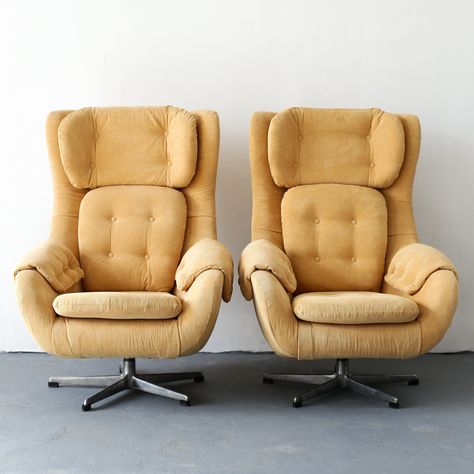 Listed on VNTG.com: Pair of vintage swivel chairs by UP Závody, 1970s | #vntg #vintage Hanging Floor Lamp, Desk Cabinet, Chair Vintage, Swivel Recliner, Swivel Chairs, Rocking Chairs, Chair Bench, Eames Lounge Chair, Wall Unit