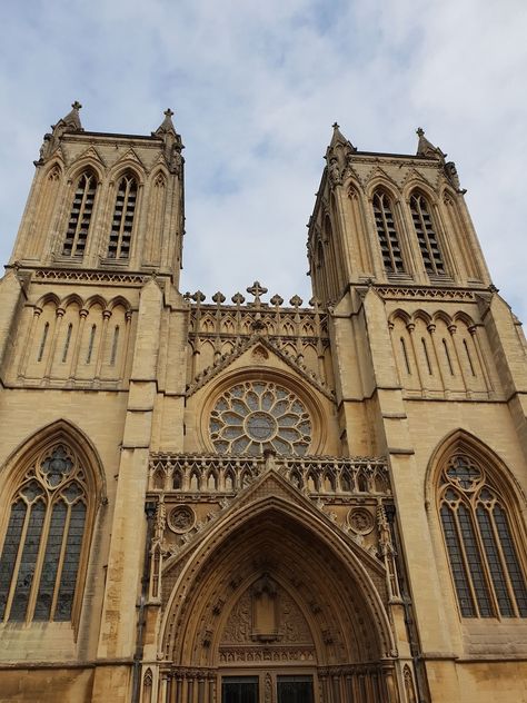 Bristol Cathedral: Wordless Wednesday Link Up Wawel Cathedral, Bristol Cathedral, Exeter Cathedral, Somewhere Only We Know, Christchurch Cathedral, Salisbury Cathedral, Amazing Street Art, Street Graffiti, Breathtaking Beauty