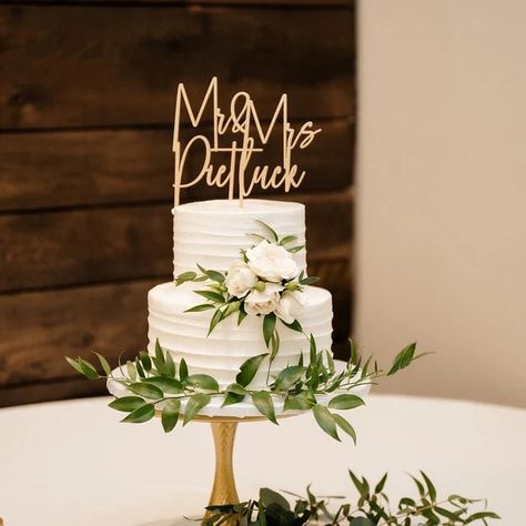 Wedding Cake With Mr And Mrs Topper, Wooden Cake Toppers Wedding, Last Name Wedding Cake Topper, Cake Toppers For Wedding, Floral Wedding Cake Topper, Campground Reception, Rustic Wedding Cake Topper, Wedding Cake For 2, Gold Wedding Cake Topper