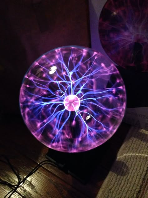 Plasma ball!!!!!! Plasma Aesthetic, Plasma Ball Aesthetic, Plasma Lamp, Led Lights Ball, Plasma Ball Lamp, Plasma Globe, Plasma Ball, Purple Magic Crystal Ball, Glowing Orb