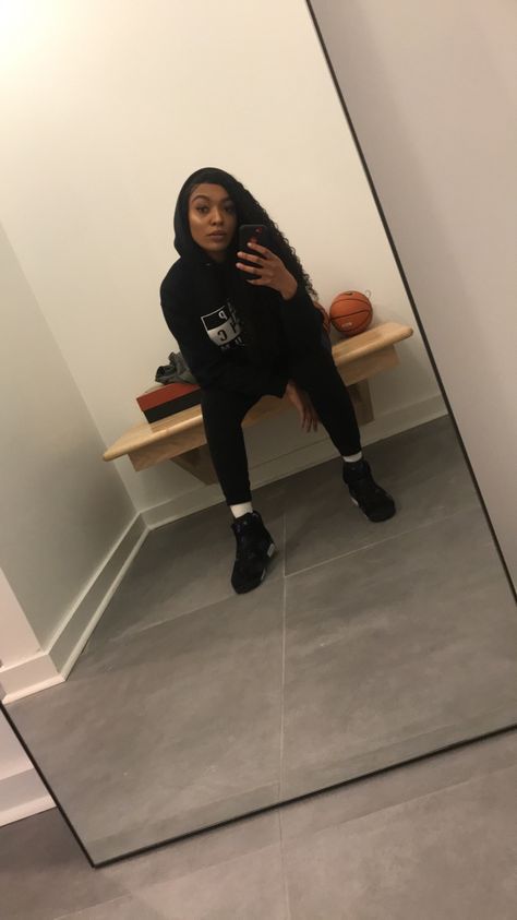 Black Cat Jordan 6’s Jordan 6 Outfit Woman Black, Jordan 4 With Leggings, Jordan 6 Retro Outfit, Retro 6 Jordans Outfit Women, Jordan 6s Outfit, Jordan 6 Outfit Woman, Jordan 6 Outfit, Jordans Outfit Women, Jordan Outfit Women