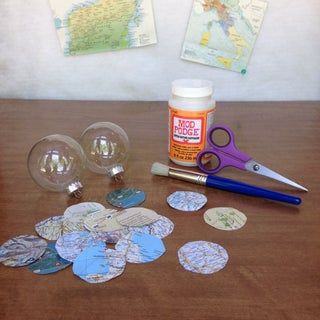 Crafts With Old Maps, Travel Ornaments Diy, Map Ornaments, Travel Ornament, Travel Tree, Trail Map, Shape Crafts, Travel Diy, Old Maps