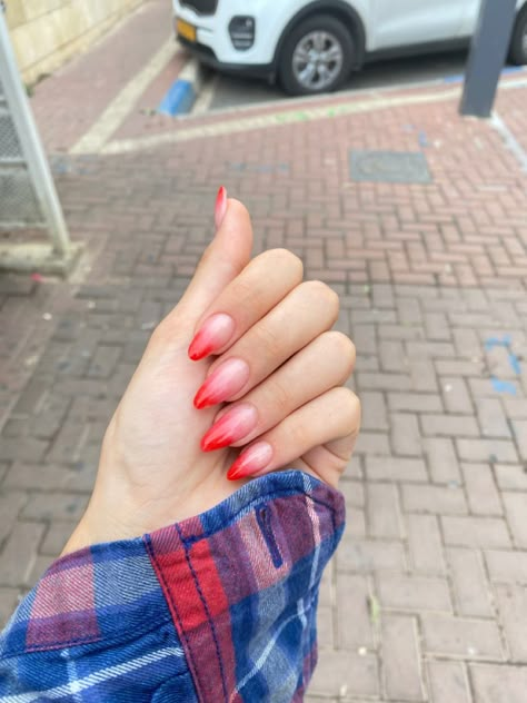 Red ombre acrylic nails inspo Red French Fade Nails, Ombre Red And White Nails, Faded Red Nails, Red Nail Designs Ombre, White Red Ombre Nails, Ombre Nails Red And White, White To Red Ombre Nails, Red And Pink Ombre Nails Valentines Day, Red Gradient Nails Ombre