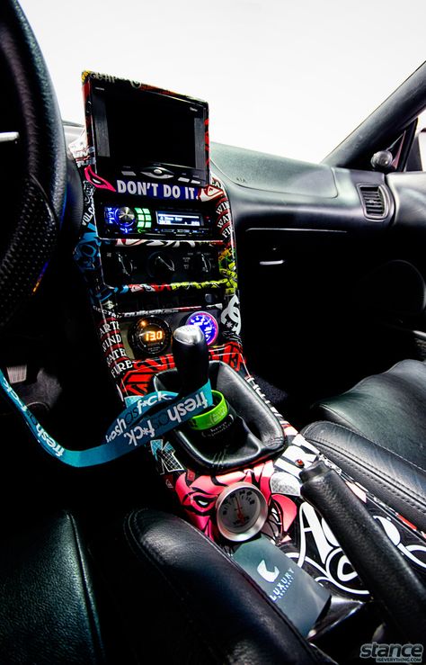 Honda Interior Ideas, Modified Car Interior, Car Interior Stickers, Honda Civic Interior Ideas, Drift Car Interior, Cool Car Interior Ideas, Car Interior Paint, Car Interior Ideas, Car Modification Ideas