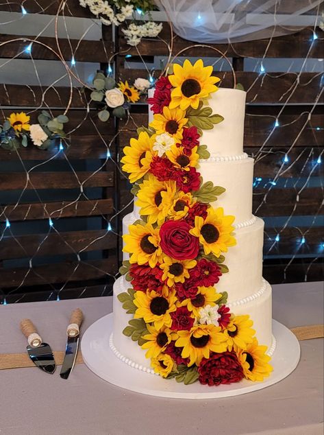 Wedding Red Nails, Red Sunflower Wedding, Red Roses And Sunflowers, Fall Sunflower Weddings, Yellow Wedding Decorations, Rose Wedding Theme, Sunflower Wedding Cake, Sunflower Wedding Decorations, Yellow Wedding Theme