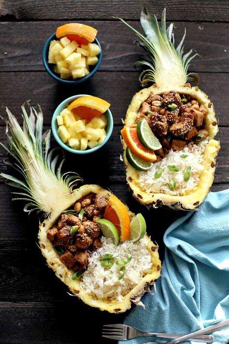 Pineapple Chicken Teriyaki Bowls - College Housewife Pineapple Chicken Teriyaki, Pineapple Bowl Recipe, Teriyaki Pineapple Chicken, Teriyaki Bowls, Chicken Teriyaki, Decorações Com Comidas, Pineapple Chicken, Best Dinner Recipes, Food Presentation