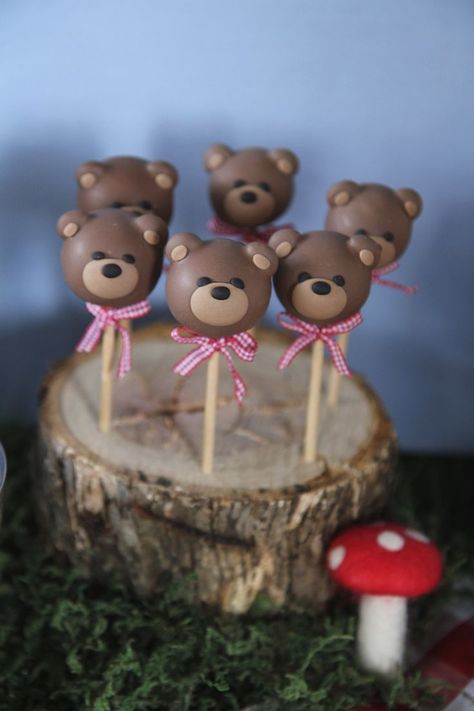 Bear Cake Pops Tutorial, Teddy Bear Cakesicles, Cake Pops Baby Shower Girl, Teddy Bear Cake Pops, Bear Cake Pops, Bear Treats, Teddy Bear Picnic Birthday Party, Teddy Bear Birthday Party, Teddy Cakes