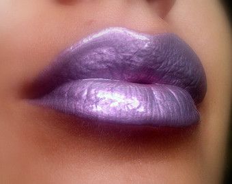 Lilac Lipstick, Glossier Lip, Gloss Lips, Hide Dark Circles, Shimmer Lip Gloss, Hot Pink Lips, Orange Lips, Natural Blush, Purple Lips