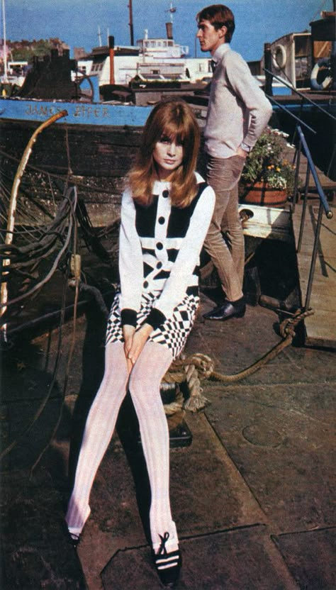 60’s Fashion, Fashion 60s, Model Jeans, Jean Shrimpton, Mod Girl, 60s 70s Fashion, 60s And 70s Fashion, 70’s Fashion, Swinging Sixties