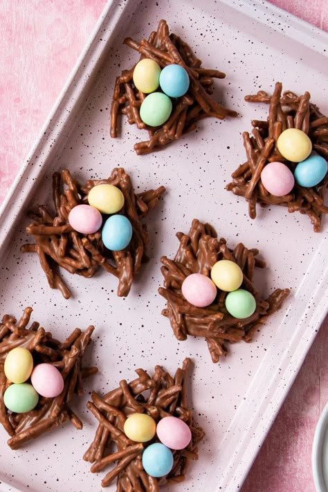 Mini Easter Desserts, Birds Nest Cookies, Carrot Cake Bars, Easy Easter Treats, Easter Lunch, Spring Treats, Easter Desserts Recipes, Malted Milk, Easter Decorations Dollar Store