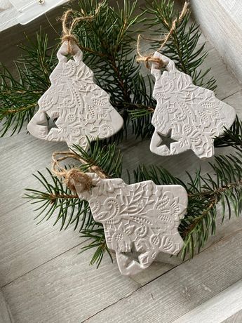 Scandinavian Christmas Decor, 3 Christmas Tree, Christmas Decor Rustic, Clay Christmas Decorations, Ceramic Christmas Decorations, Rustic Christmas Decor, Pottery Ornaments, Scandinavian Christmas Decorations, Minimalist Christmas Tree