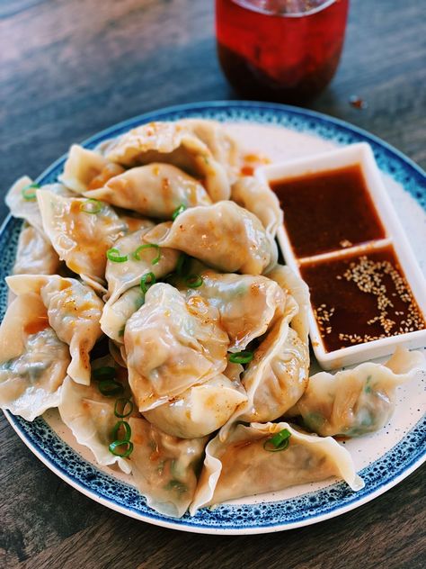 Vegetarian Dumplings (EASY & Healthy!) - Tiffy Cooks What To Eat With Dumplings, Vegetarian Dumplings, Asian Dumplings, Vegetarian Dumpling, Dumpling Recipes, Tiffy Cooks, Vegetarian Oyster Sauce, Best Dumplings, Homemade Goods