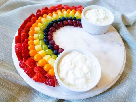 Rainbow Party Ideas For Adults, Fruit Jello, Rainbow Fruit Salad, Rainbow Party Food, Rainbow Snacks, Fruit Board, Rainbow Themed Birthday Party, Colors Party, Fruit Salad Recipe