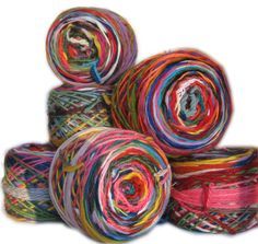 Leftover Yarn, Scrap Yarn, Spinning Yarn, Yarn Thread, Things To Make, Crochet Motifs, Yarn Ball, Yarn Projects, Beautiful Knitting