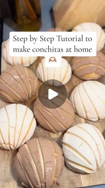 Easy Concha Recipe, Conchitas Recipe, Conchas Recipe, Chocolate Abuelita, Mexican Sweets, Mexican Sweet Breads, Tiktok Recipes, Mexican Dinner Recipes, Mexican Dessert Recipes