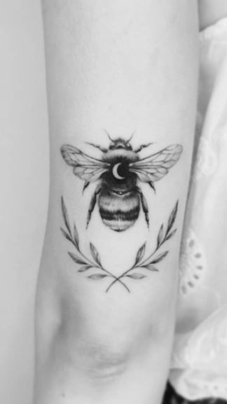 Bee Thumb Tattoo, Bee Tattoo On Hand, Bee Tattoo Hand, Elbow Bee Tattoo, Unique Bee Tattoo, Bee Neck Tattoos Women, Blue Bee Tattoo, Bee And Moon Tattoo, Vintage Style Tattoos For Women