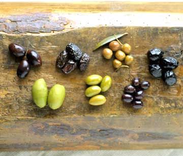 Olives For Charcuterie, Homemade Ravioli Filling, Healthy Italian Recipes, Types Of Olives, Ravioli Filling, Mushroom Ravioli, Pasta Puttanesca, Homemade Ravioli, Healthy Italian