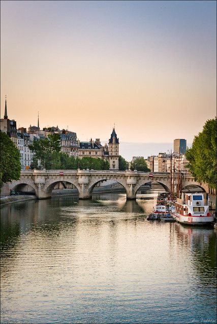 Le Pont-Neuf | Le Pont-Neuf est, malgré son nom, le plus anc… | Flickr Photos For Painting, Arch Bridge, About Paris, La Seine, The Seine, Paris Photography, Paris Photo, Paris Photos, Tourist Destinations