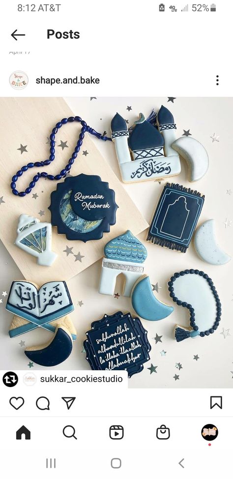 Sadqa Box Ideas, Eid Mubarak Cookies Decorated, Islamic Desserts, Eid Sugar Cookies, Eid Theme Ideas, Eid Cupcakes Ideas, Ramadan Cookies Decorated, Eid Cookies Decoration, Eid Mubarak Cookies