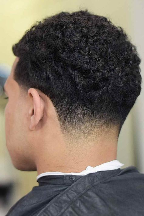 Transform Your Taper Fade Curly Hair with These Awesome Ideas ★ Low Taper Fade Curly Haircut Curly Taper, Fade Curly Hair, Curly Hair Taper, Curly Taper Fade, Curly Hair Cut, Fade Beard, Teen Haircuts, Fade Haircut Curly Hair, Taper Fade Curly Hair