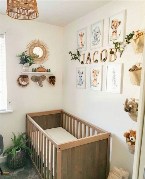 Small Nursery Ideas Animal, Boho Zoo Nursery, Nursery Ideas Zoo Theme, Safari Nursery Decor Ideas, Nursery Ideas Animals Safari Theme, Safari Boho Nursery, Nursery Room Safari, Jungle Theme Nursery Ideas, Small Safari Nursery