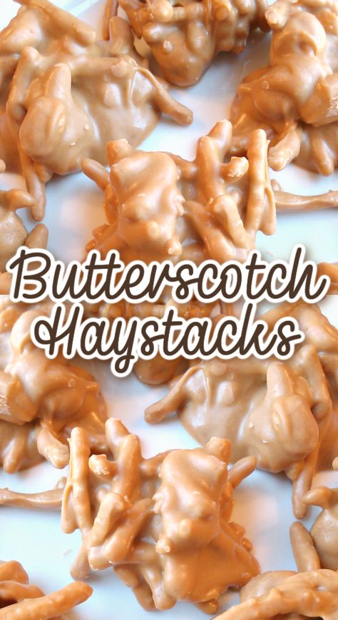 Butterscotch Haystacks! An easy no-bake recipe with crunchy chow mein noodles and salty peanuts covered in buttery, sweet butterscotch. These eat a lot like chocolate covered pretzels with a perfect combo of salty and sweet! Butterscotch Candy Clusters, Ragtag Candy, Hay Stack Cookies, Haystacks Recipe Butterscotch, Butterscotch Clusters, Butterscotch Pretzels, Ragtag Candies, Finger Dessert, Butterscotch Haystacks