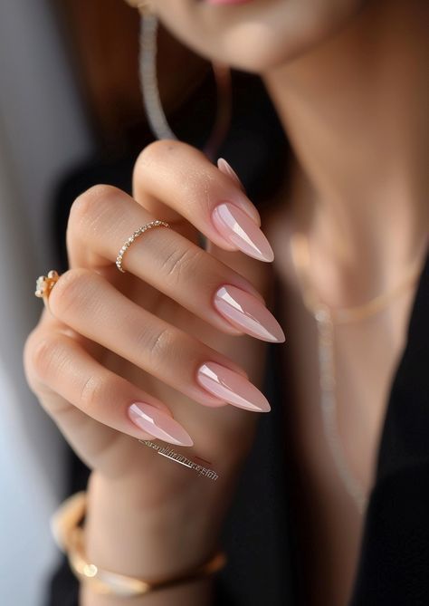 Boss Lady Nails, 2024 Nails Design, Pink Elegant Nails, Elegant Summer Nails, Nail Elegant, Fur Nails, Chic Nail Designs, Minimalist Nail, Nails Stiletto