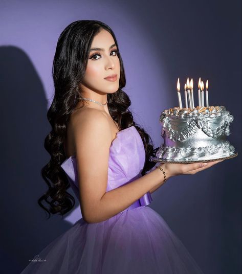 Lavender Birthday Photoshoot, Lavender And Gold Outfit, Purple Butterfly Photoshoot, Lavender Aesthetic Birthday, Purple Outfit Photoshoot, Birthday Studio Photoshoot, Gold Quinceanera Theme, Lavender Birthday, Purple Sweet 16