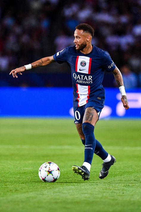 Neymar was the best vs Juve. He created, he attacked and he defended, he was everywhere, all the work that he did was enormous. That's what is called a team player. He cares about winning more than about personal fame. Thank you Ney. MOTM👑 Neymar Vs, Qatar Airways, Team Player, Neymar Jr, Juventus, Neymar, A Team, Soccer Field, Soccer