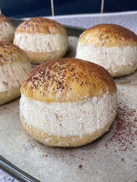 Korean Milk Donut, Cream Buns Recipe, Cream Buns, Korean Cream, Cream Bun, Ice Cream Bread, Milk Bun, Japanese Milk Bread, Best Time To Eat