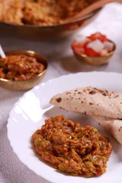 Baigan ka Bharta - Smoky Flavors and Rich Traditions. Baigan Bharta Recipe, Baigan Ka Bharta, Bharta Recipe, Indian Bread, Fresh Spices, Yummy Comfort Food, Different Vegetables, Ripe Tomatoes, Indian Food Recipes Vegetarian