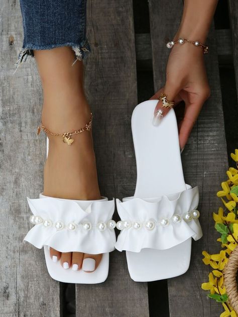 Bridal Flat Sandals, Pearl Slippers, Women Flat Sandals, Beaded Shoes, Pretty Sandals, Pearl Sandals, Bridal Flats, Modern Sandals, Wedding Shoes Flats