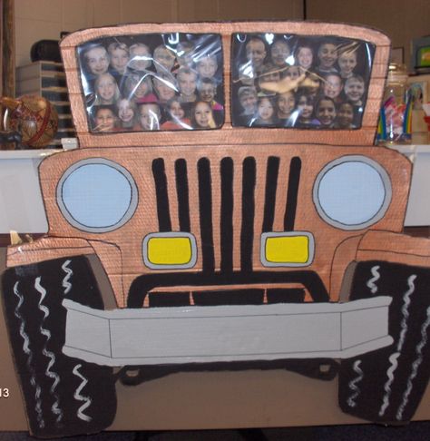 A friend and I created this cute jeep to tape to the front of my desk. The children were so excited to see themselves as the passengers! Safari Theme Classroom, Safari Classroom, Jungle Crafts, Jungle Classroom, Jungle Theme Decorations, Jungle Theme Classroom, Camping Classroom, Safari Photo, Camping Theme Classroom