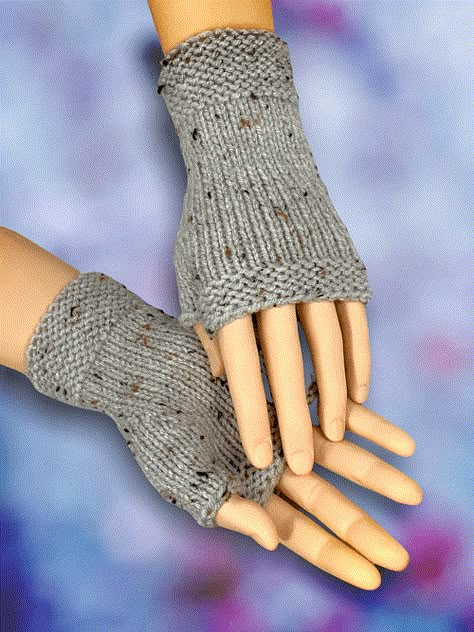 Super Simple Fingerless Gloves – FREE Knitting Pattern Fingerless Mittens Knit, Cable Fingerless Gloves, Crochet Fingerless Gloves Free Pattern, Fingerless Mittens Pattern, Knitting Gloves Pattern, Fingerless Gloves Knitted Pattern, Knitting Gloves, Knitted Mittens Pattern, Knit Fingerless Gloves