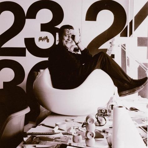 Aarnio in the Pastil Chair in his studio, 1968 Famous Furniture Designers, Barbican Centre, Bubble Chair, Eero Aarnio, Pod Chair, Ball Chair, Pop Art Design, Industrial Art, Take A Seat