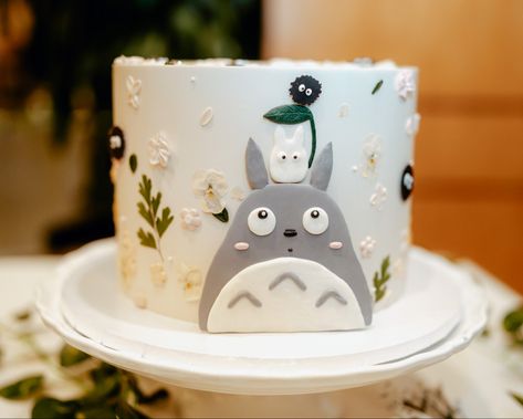 Ghibli Theme Birthday, Studio Ghibli Cake Ideas, Studio Ghibli Bday Theme, Studio Ghibli Baby Shower Ideas, Totoro Themed Birthday Party, Totoro Cake Birthday, Studio Ghibli Cake, My Neighbor Totoro Cake Birthday, Studio Ghibli Birthday