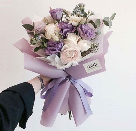 Flower Boquet, Graduation Flowers, Flower Bouquet Diy, Purple Bouquet, Boquette Flowers, Bouquet Gift, A Bouquet Of Flowers, Flowers Bouquet Gift, How To Wrap Flowers